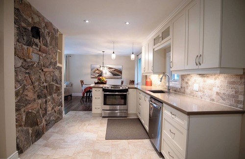 Port Carling Cottage | Lakefront Cottage for families, just minutes from Port Carling in Muskoka!