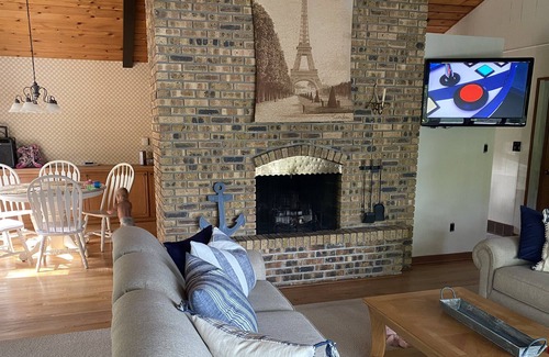 Florence House | Lakefront Cottage- Close to Timber Stone Golf and Pine Mountain