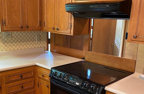 Florence House | Lakefront Cottage- Close to Timber Stone Golf and Pine Mountain