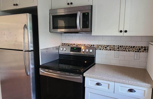 Selkirk Cottage | Lakefront Cottage - Erie Breeze - 3 bedroom, WIFI