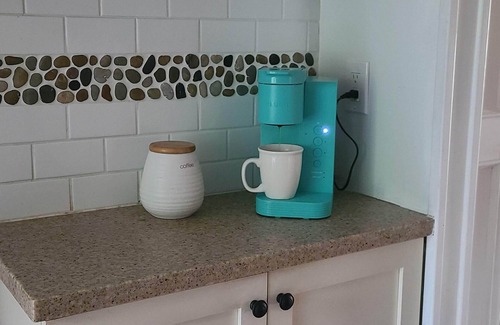 Selkirk Cottage | Lakefront Cottage - Erie Breeze - 3 bedroom, WIFI