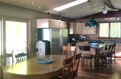 Westfield House | Lakefront Cottage Home for All Seasons Enjoyment on Beautiful Lake Erie!
