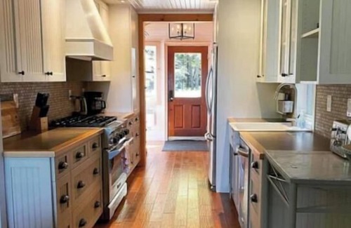 Novar Cottage | Lakefront Cottage Huntsville Retreat