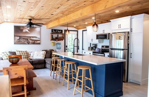 Gravenhurst Cottage | Lakefront Cottage in Muskoka