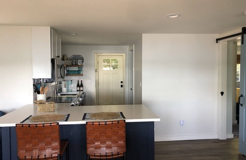 Honor Cottage | Lakefront cottage, kayaks, fire pit, AC, WiFi, deck, 140ft private frontage.
