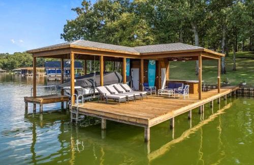 Dogwood House | Lakefront Cottage- late summer price decrease!