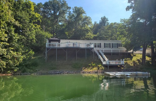 Hamblen County Cottage | Lakefront Cottage on Cherokee Lake - with private dock Small Dog friendly