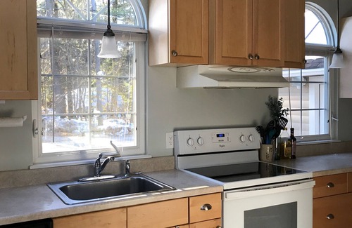 Windham House | Lakefront Cottage on Little Sebago - 100 ft of frontage, endless laidback fun!