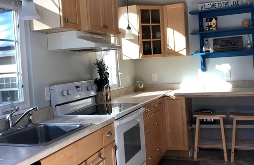 Windham House | Lakefront Cottage on Little Sebago - 100 ft of frontage, endless laidback fun!