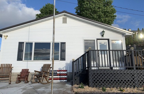 Chippewa Lake Cottage | Lakefront Cottage | Huge Deck, Fire, Kayaks & Dock