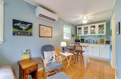 Beaver House | Lakefront Cottage by Little Golden Gate Bridge