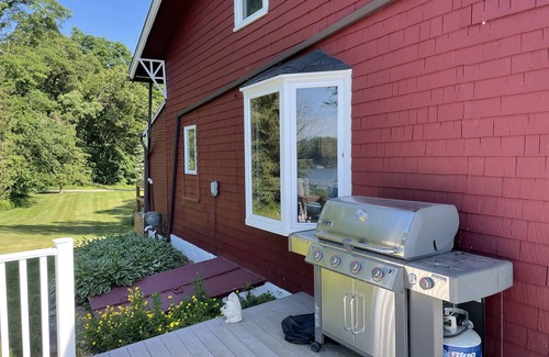 Paw Paw Cottage | Lakefront cottage