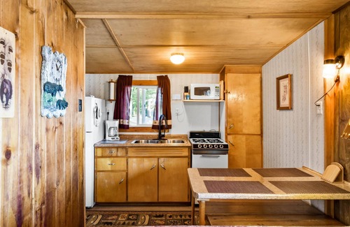Rhinelander House | Lakefront Cottage