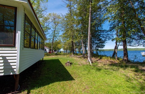 Sidney Cottage | Lakefront Cottage