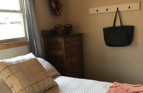 Grand Isle Cottage | Lakefront Cottage