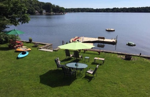 Lakeside House | Lakefront Cottage w/Dock, Kayaks