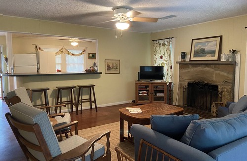Brownwood Cottage | LAKEFRONT COTTAGE w/Private Dock On Lake Brownwood