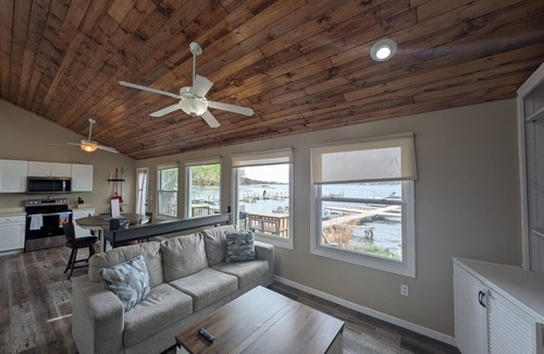 Twin Lakes Cottage | Lakefront Cottage w/Boat Rentals