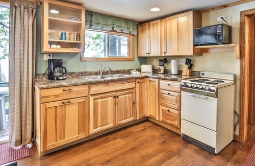 St Germain Cabin | Lakefront Cottage with breathtaking views!