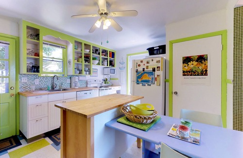 Oak Bluffs House | Lakefront Cottage with a Deck, Free WiFi, Gas Grill - Close to Ferries & Beaches