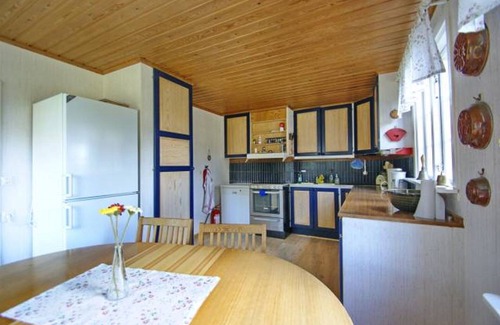 Lagersberg House | Lakefront cottage with private dock, boat, sauna and large garden with barbecue area