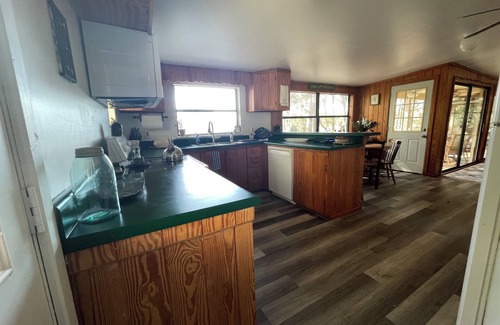 Putnam Hall House | Lakefront Cottage with amazing views