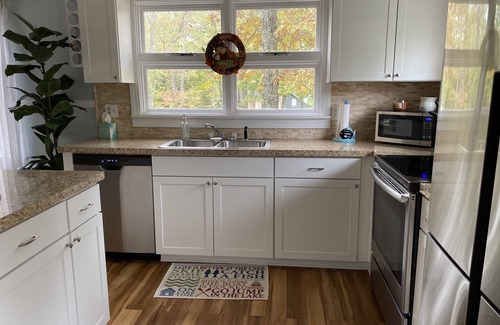 Sloans Valley House | Lakefront cottage with neighborhood boat ramp, 1 mile from great restaurants.