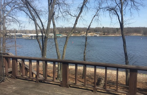 Afton House | Lakefront Cozy Cottage