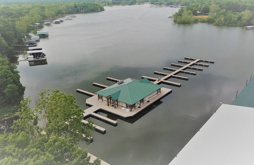 Afton House | Lakefront Cozy Cottage