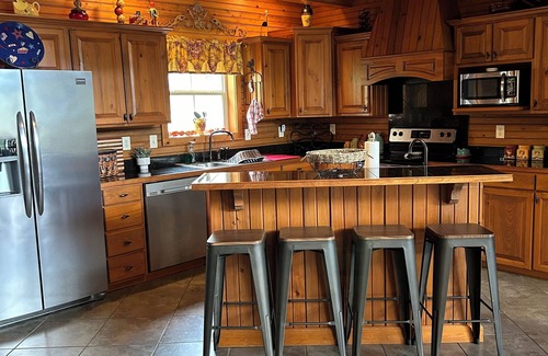 Florien House | Lakefront cypress cabin