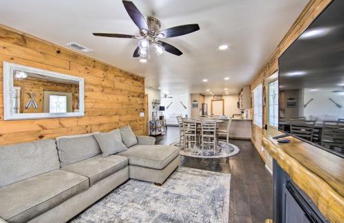 Lone Star House | Lakefront Daingerfield Retreat with Shared Dock!