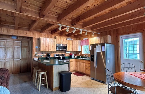 Otis Cottage | Lakefront Delight!