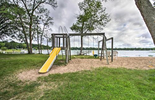 Dent House | Lakefront Dent Cabin - Boat Rentals and Docks!