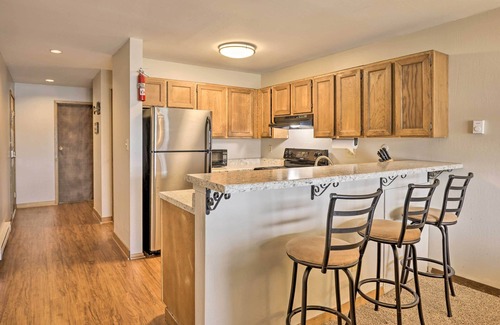 Dillon Condo | Lakefront Dillon Condo w/Pool Access: Near Skiing