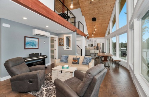 Warm Beach House | Lakefront Dreams | Kayaks, Private Dock, Views!