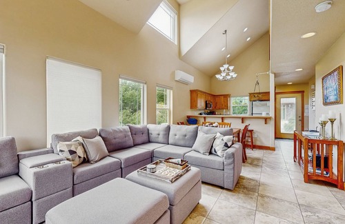 Rockaway Beach House | Lakefront end townhouse with kayaks & fishing dock, walk to beach - dogs welcome