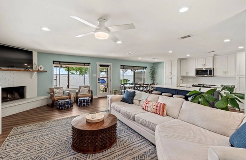 Gun Barrel City House | Lakefront Escape with Private Dock + Fire Pit on Cedar Creek Lake