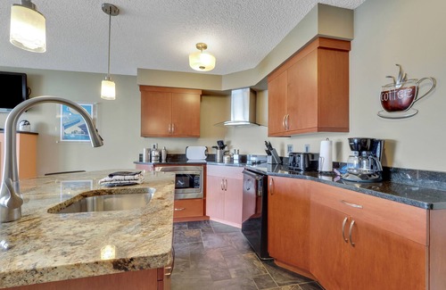 Charlevoix Condo | Lakefront Escape | Downtown Charlevoix | Pool, Hot Tub, Sauna | Sleeps 4