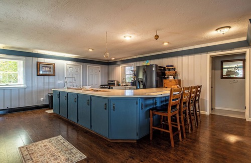 Lake City House | Lakefront Escape on Erie’s Edge | 20 minutes to Presque Isle | Pet Friendly!nn