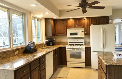 Albrightsville House | Lakefront Escape - Private Dock - Pet Friendly