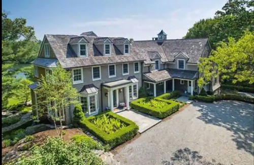 Waccabuc House | Lakefront Estate in Westchester