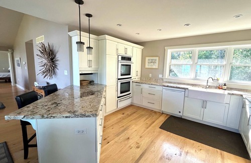 Saugeen Shores House | Lakefront Executive Vacation Home on the shores of Lake Huron