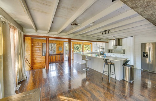 Streetman House | Lakefront Family Home w/Pool in Streetman!