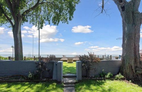 Ida House | Lakefront Family Home/Golf Cart/Beach