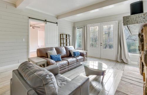 Streetman House | Lakefront Family Home with Pool in Streetman!