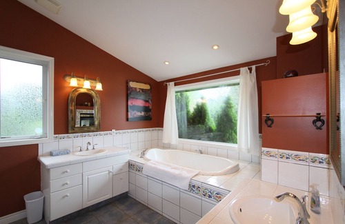 Okanagan-Similkameen House | Lakefront family oriented property -- flat, fully fenced 177 ft. beach front