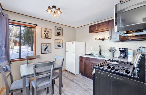 Patton Cabin | Lakefront Family Cabin at Shore Acres Lodge Big Bear