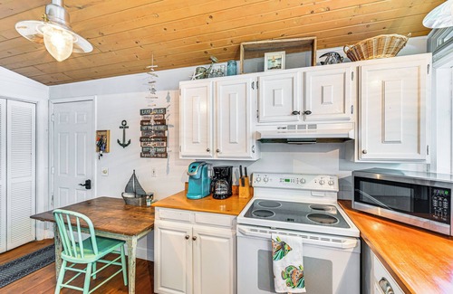 Three Rivers House | Lakefront Family Home in Three Rivers!