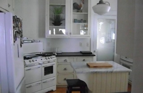 Winneconne Cottage | LAKEFRONT,FISHING,GOLF(EXCLUDES EAA FLY-IN RATE, 7 NIGHT MIN. July 24 - 30)