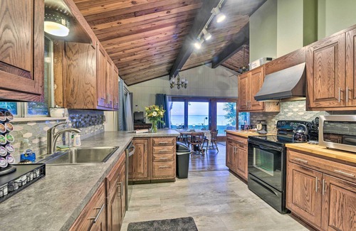 Forestville House | Lakefront Forestville Paradise w/Private Beach!